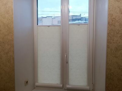 Роллайт 2 пружина снизу вверх на стеклопакет